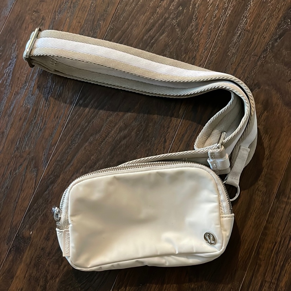 Lululemon Everywhere Belt-bag